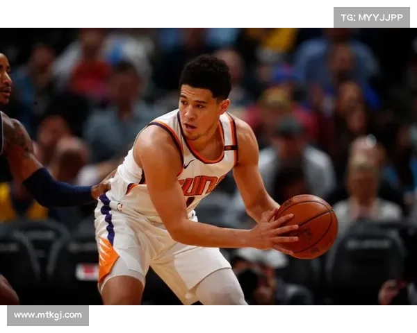 布克引领下的团队协作与化学反应如何助力球队冲击更高目标